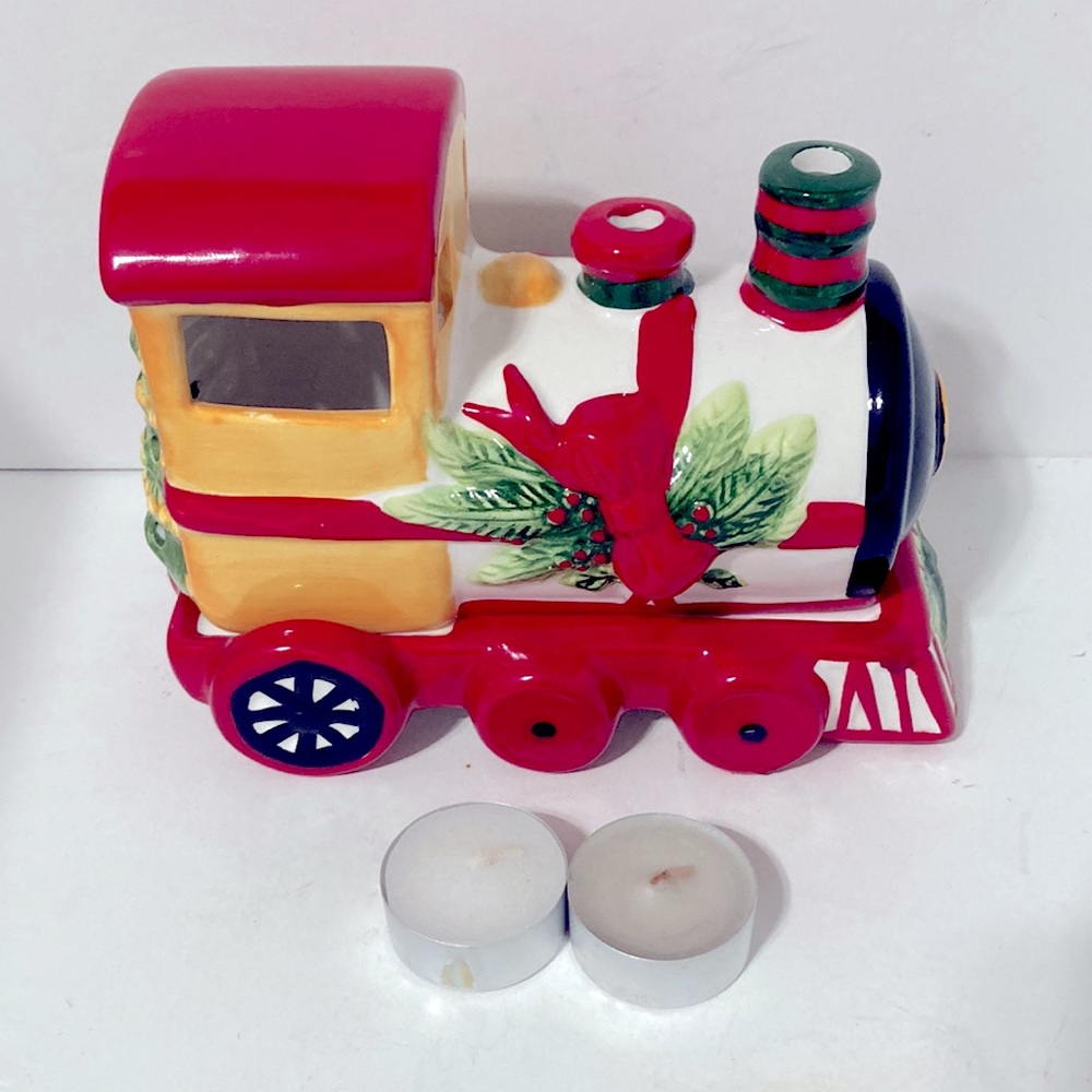 Pfaltzgraff 2000 Christmas Train Luminary Candle Holder 5.75 x 7.5 x 4.25 inches